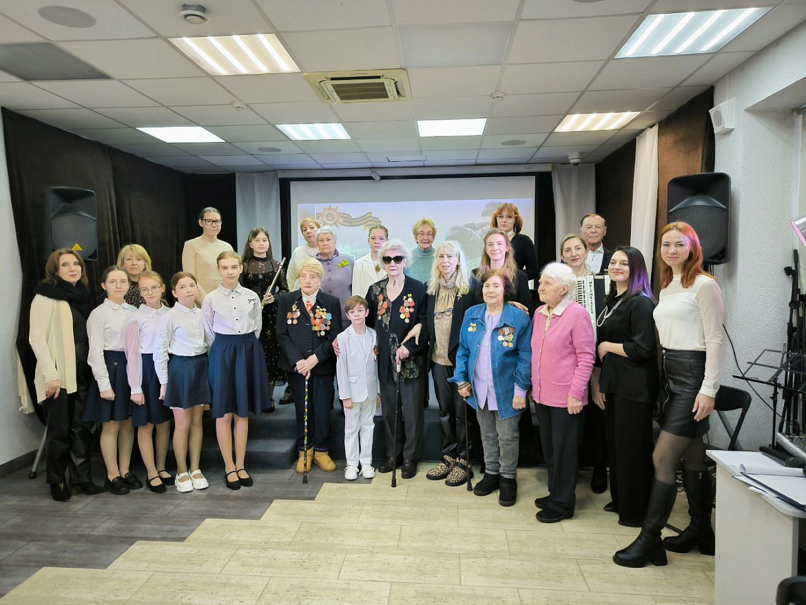 Литературно-музыкальная программа "Линия фронта прошла через детство"