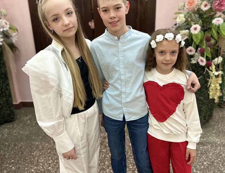 Новые победы и достижения на муниципальном этапе областного фестиваля творчества обучающихся  «Звёзды Балтики»-2024 в номинациях "Эстрадная музыка" и "Народное пение"