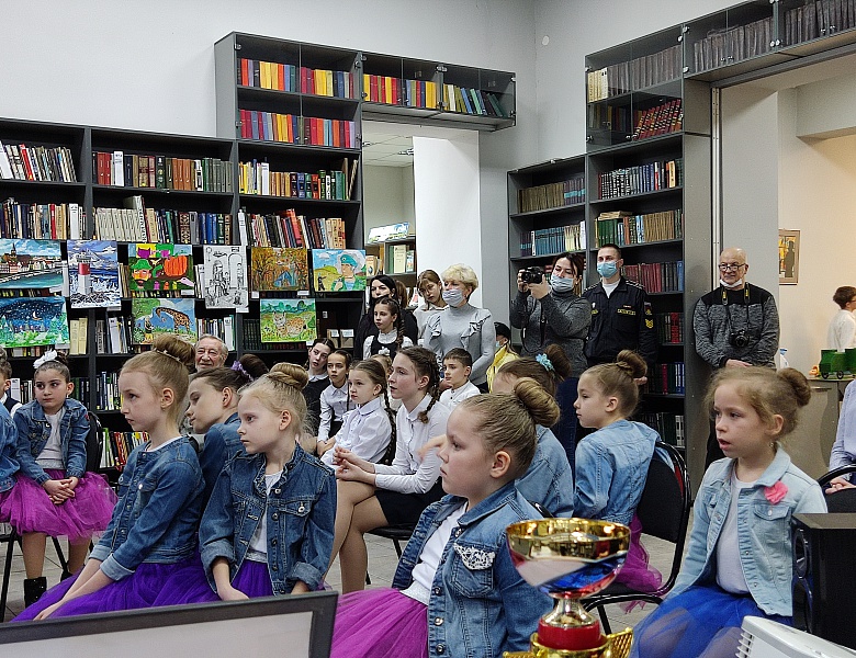 Многожанровый фестиваль – конкурс «Отчизне посвящаю!»  в рамках реализации творческого проекта  «Земля на крайнем Западе России!.»