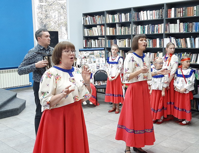 Литературно-музыкальная композиция ко Дню матери «ЛЮБИМОЙ МАМЕ ПОСВЯЩАЕМ!»