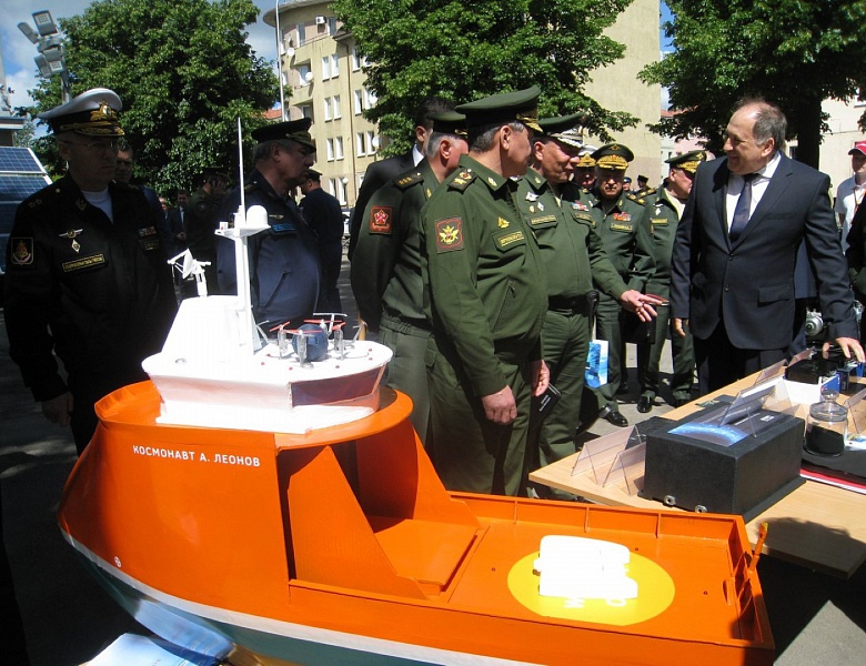 "Морским судам быть!