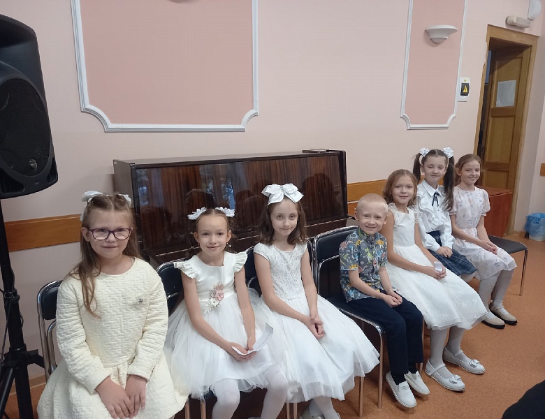Посвящение в студийцы ребят из студий "Шаг на сцену", "Серпантин"