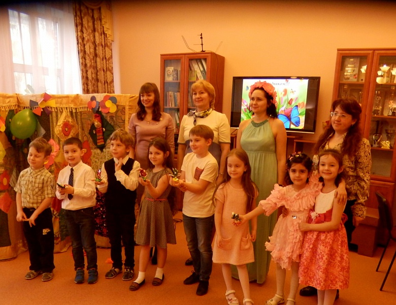 8 Марта – Женский день