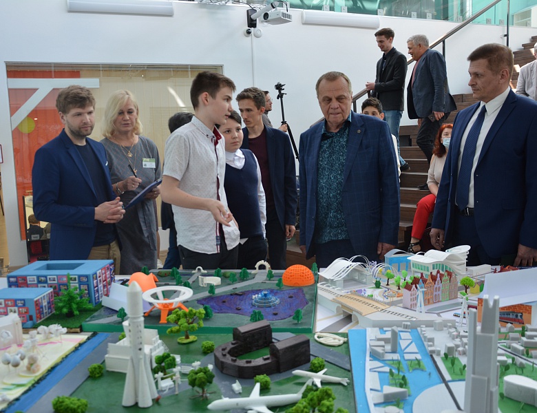 Подведены итоги I городского конкурса креативных проектов и идей по развитию социальной инфраструктуры «Город Калининград – город будущего глазами детей», приуроченного Году науки и технологий