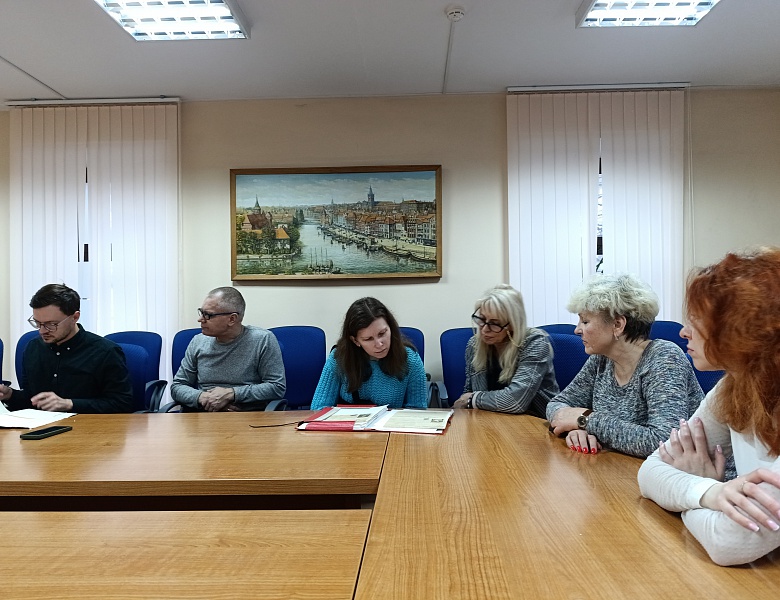 Экскурсия  в Государственный архив Калининградской области, посвящённая 80-летию образования Калининградской области