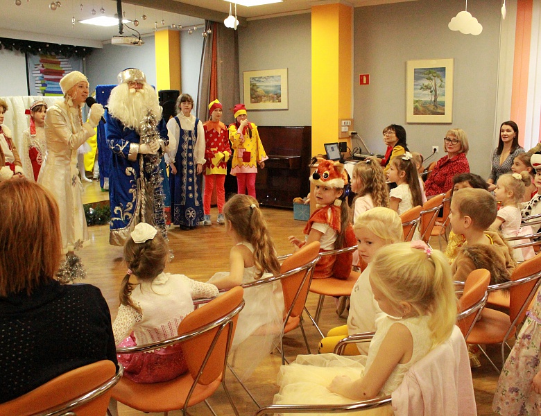 НОВОГОДНИЙ УТРЕННИК