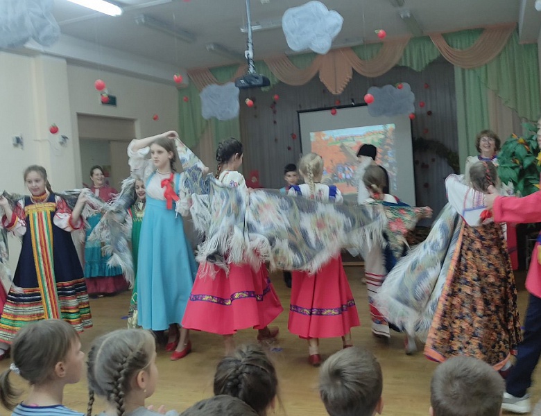 Музыкальная сказка «Колобок» на гастролях в Балтийске