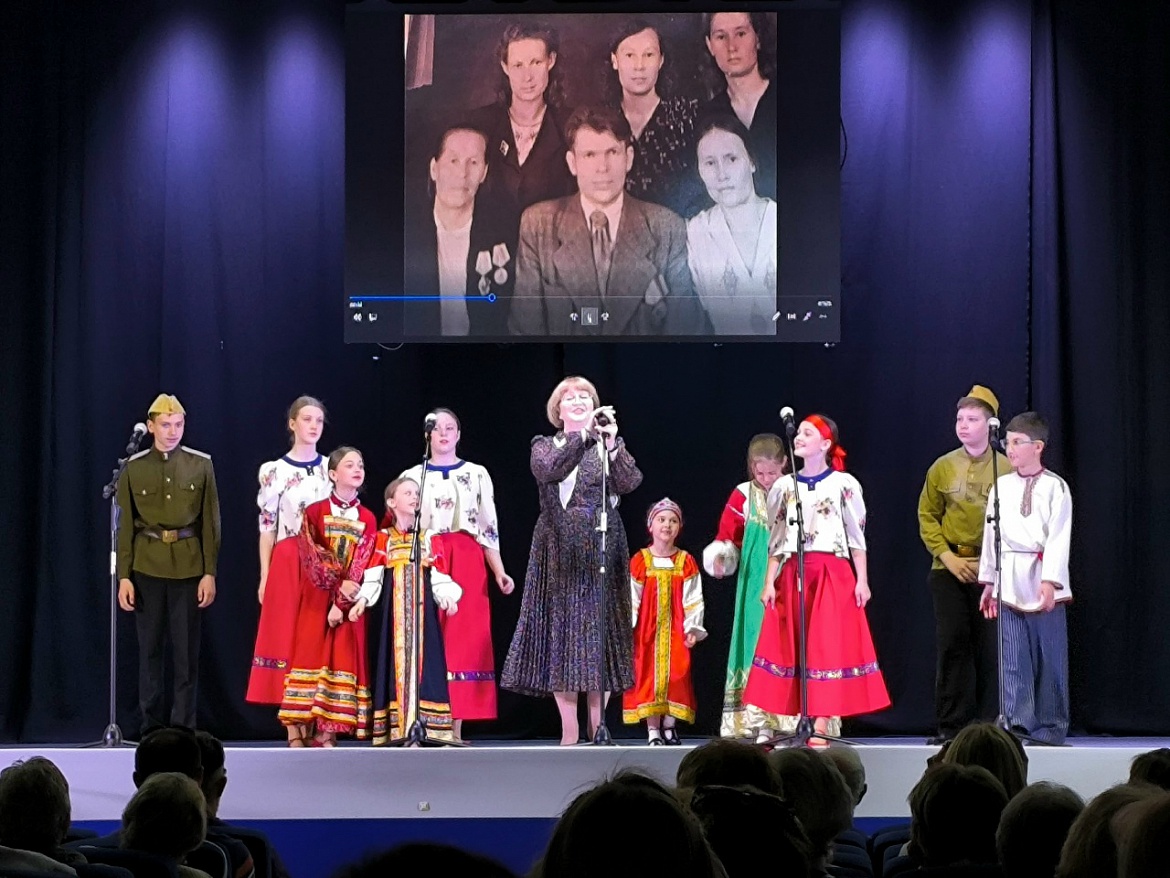Фольклорный ансамбль "Забавушка"  с музыкальным спектаклем "Калининград — мой край родной"